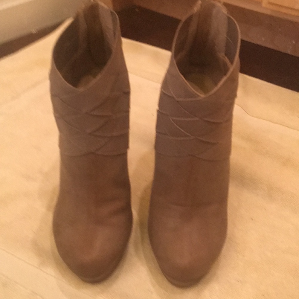 Ankle platform bootie.